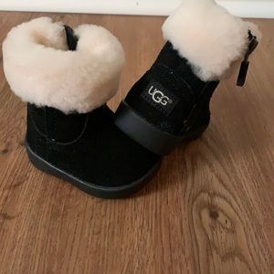 Baby girl Ugg’s